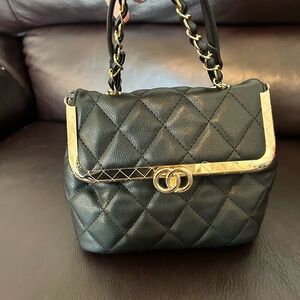 Elegant Black Quilted Handbag